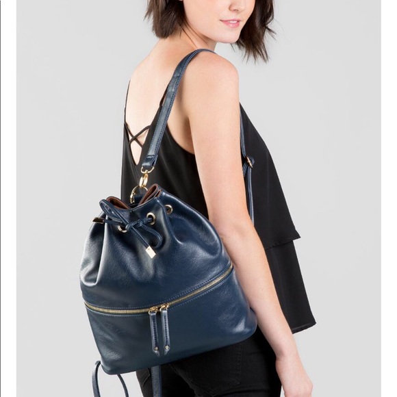 Reversible backpack! - Picture 2 of 6